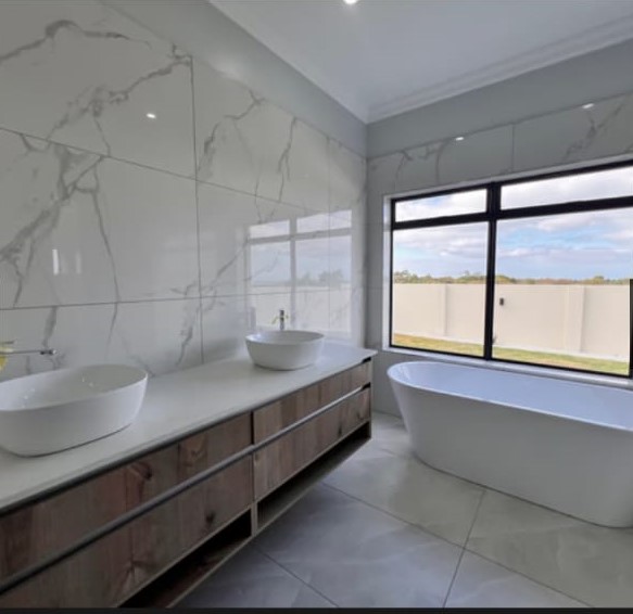 4 Bedroom Property for Sale in Fountains Estate Eastern Cape